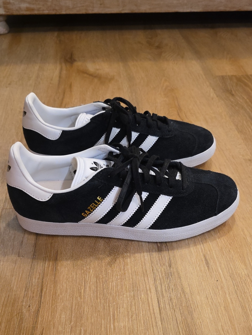 adidas Gazelle Black and White Suede Sneakers US Sz 8